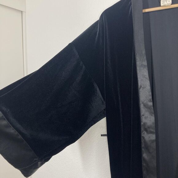 Jonquil by Diane Samandi Kimono Robe Small Black Velvet Satin Trim 3/4 Sleeve - Picture 5 of 14